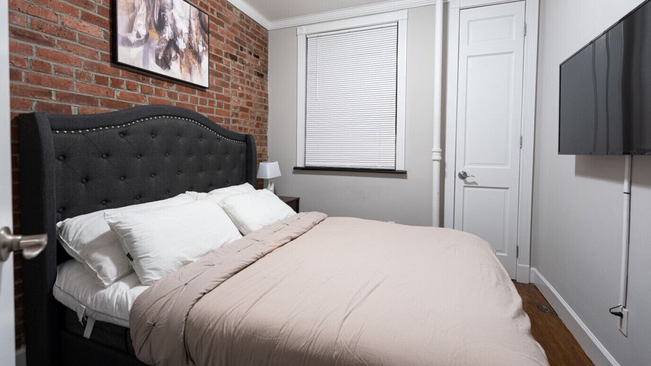 Photo of Bedroom in Midtown West