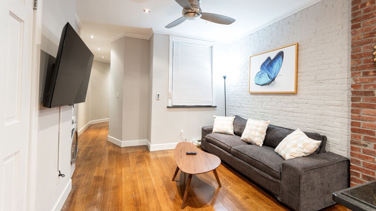 Photo of Livingroom in Midtown West