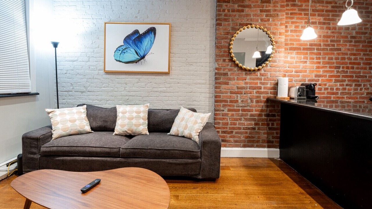 Photo of Livingroom in Midtown West