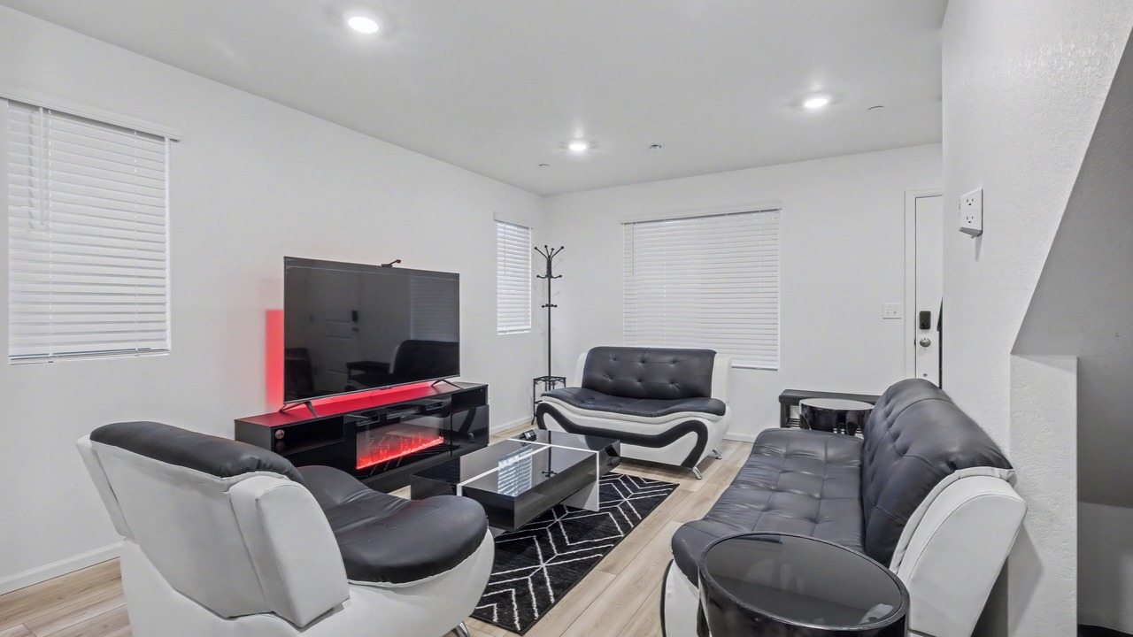 Photo of Livingroom in Commerce City