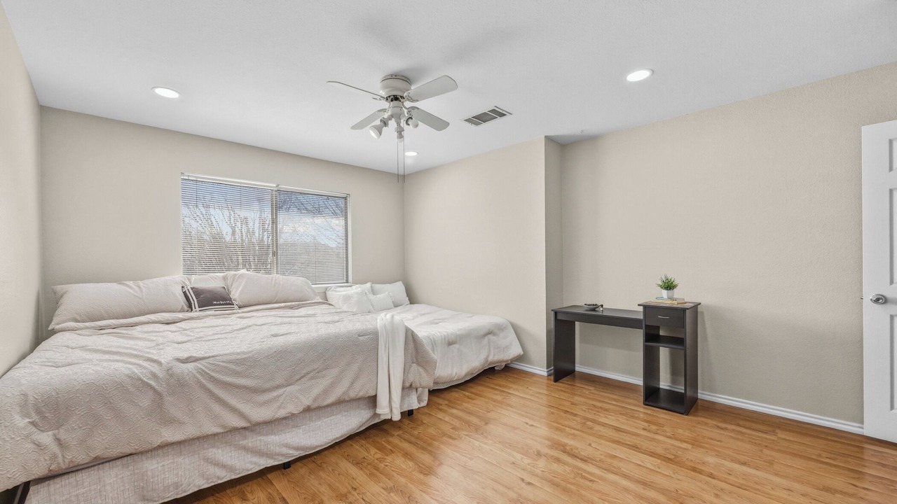 Photo of Bedroom in Manor
