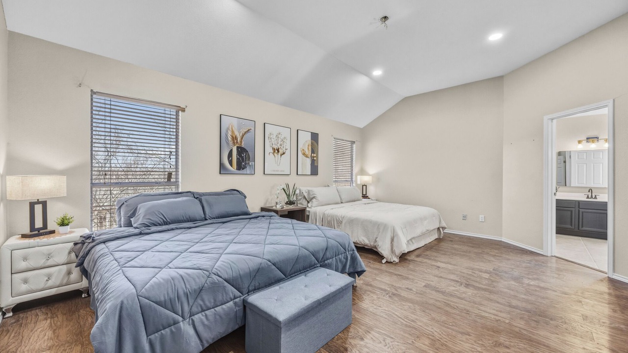Photo of Bedroom in Manor