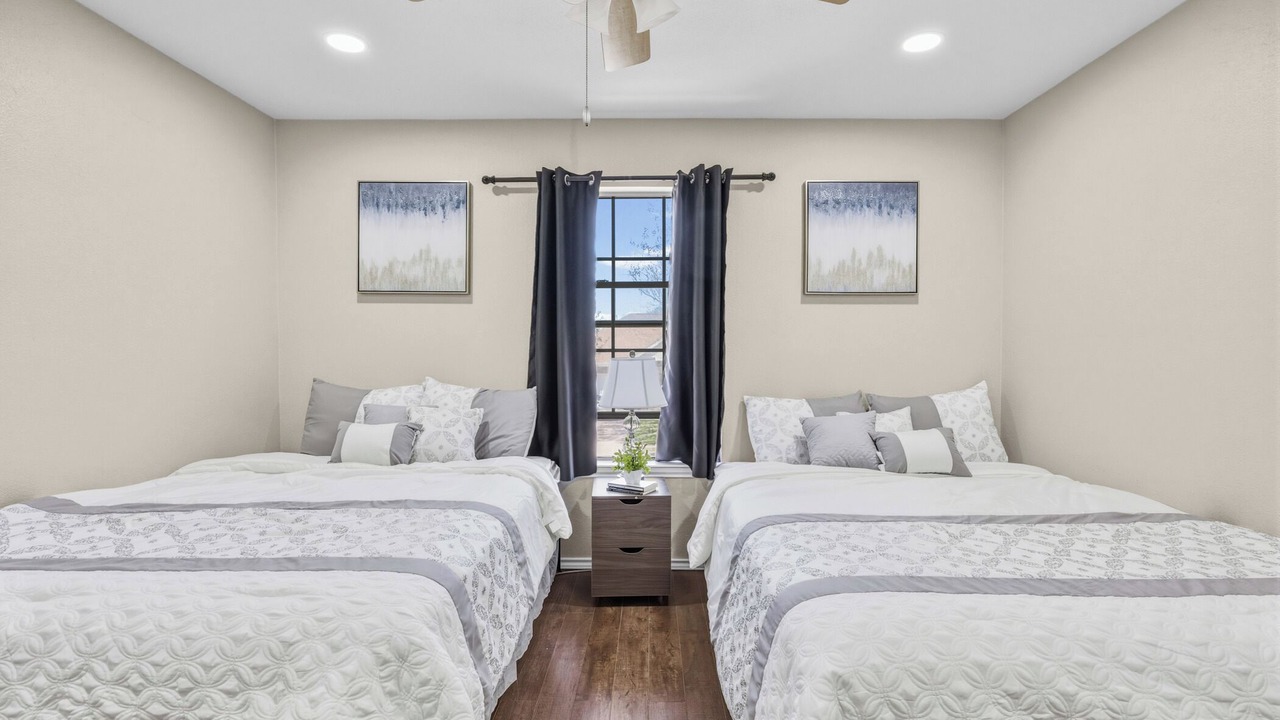 Photo of Bedroom in Manor