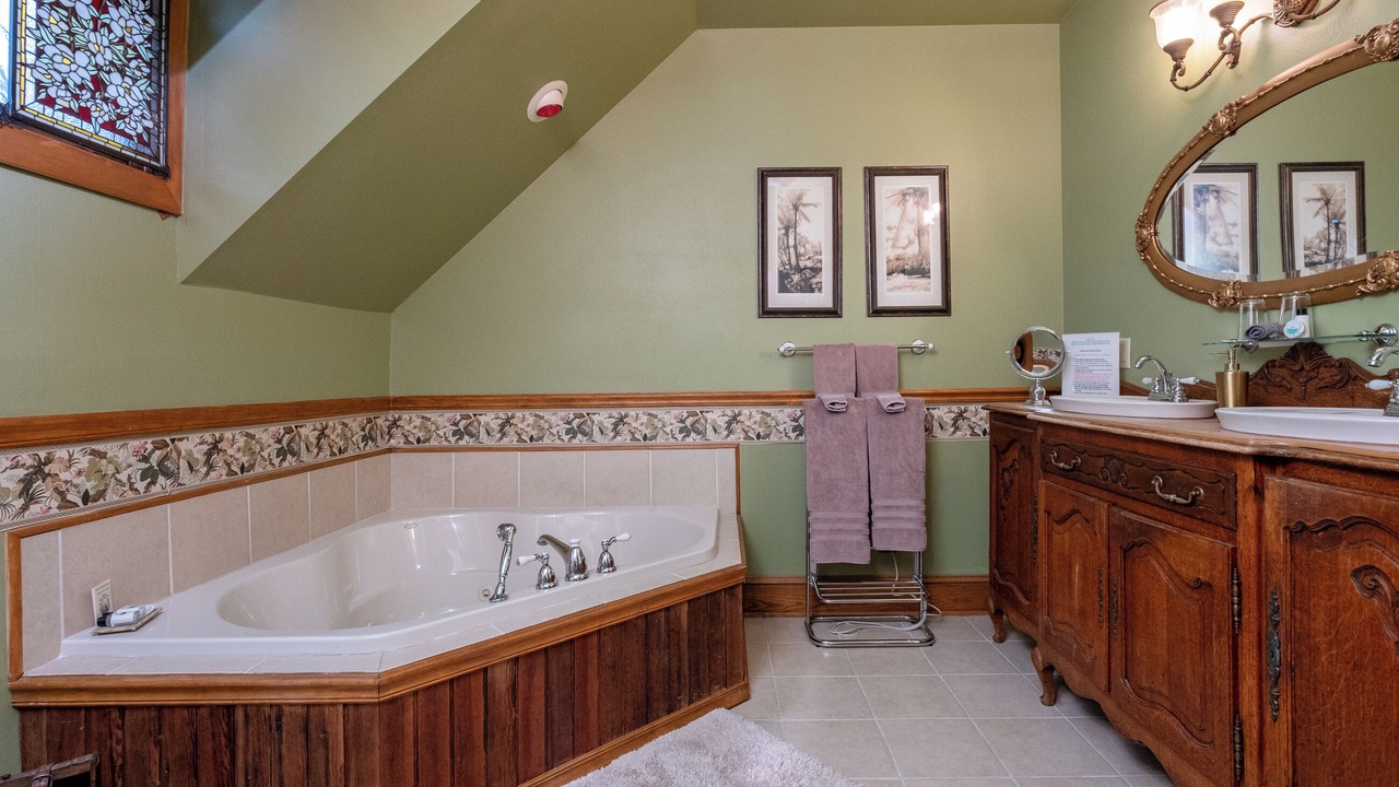 Photo of Bathroom in East of Broadway