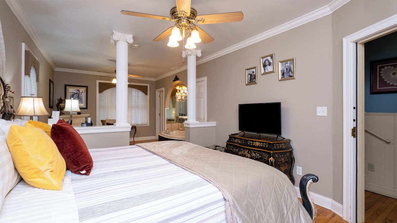 Photo of Bedroom in East of Broadway