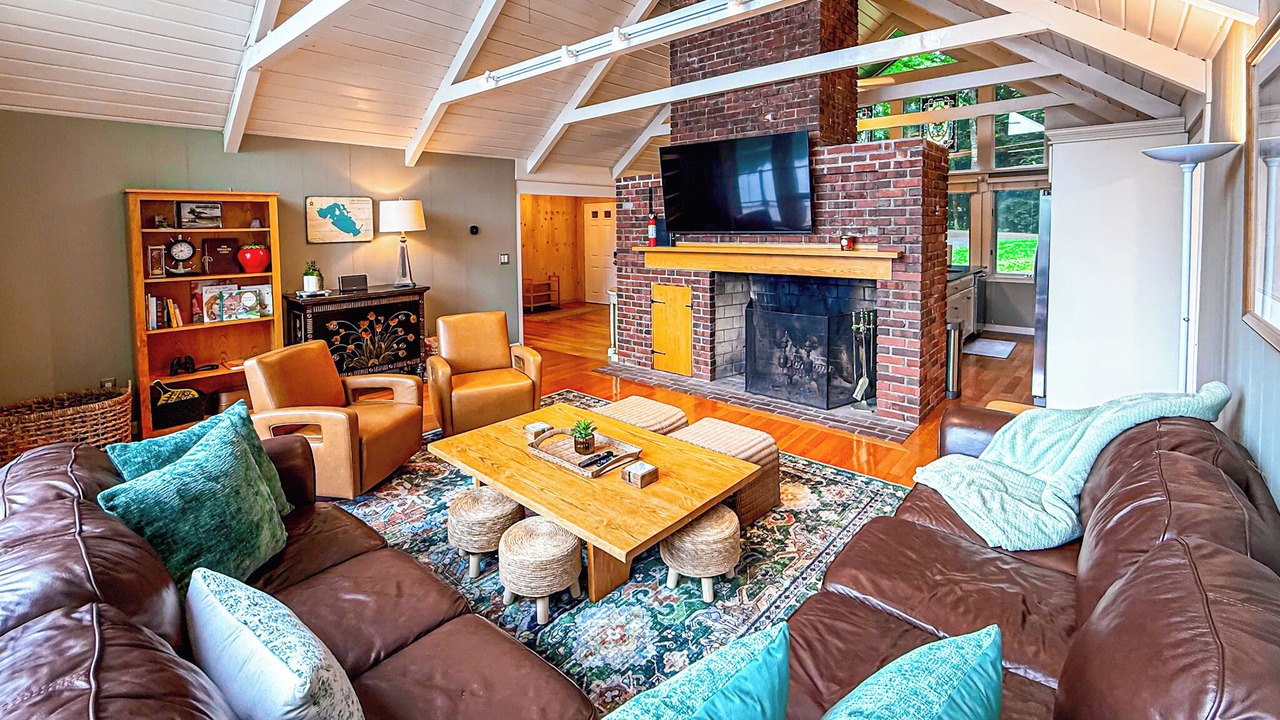 Photo of Livingroom in Meredith