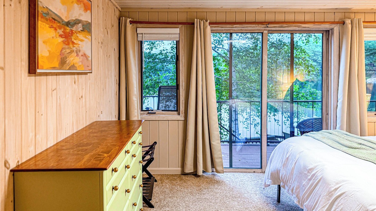 Photo of Bedroom in Meredith