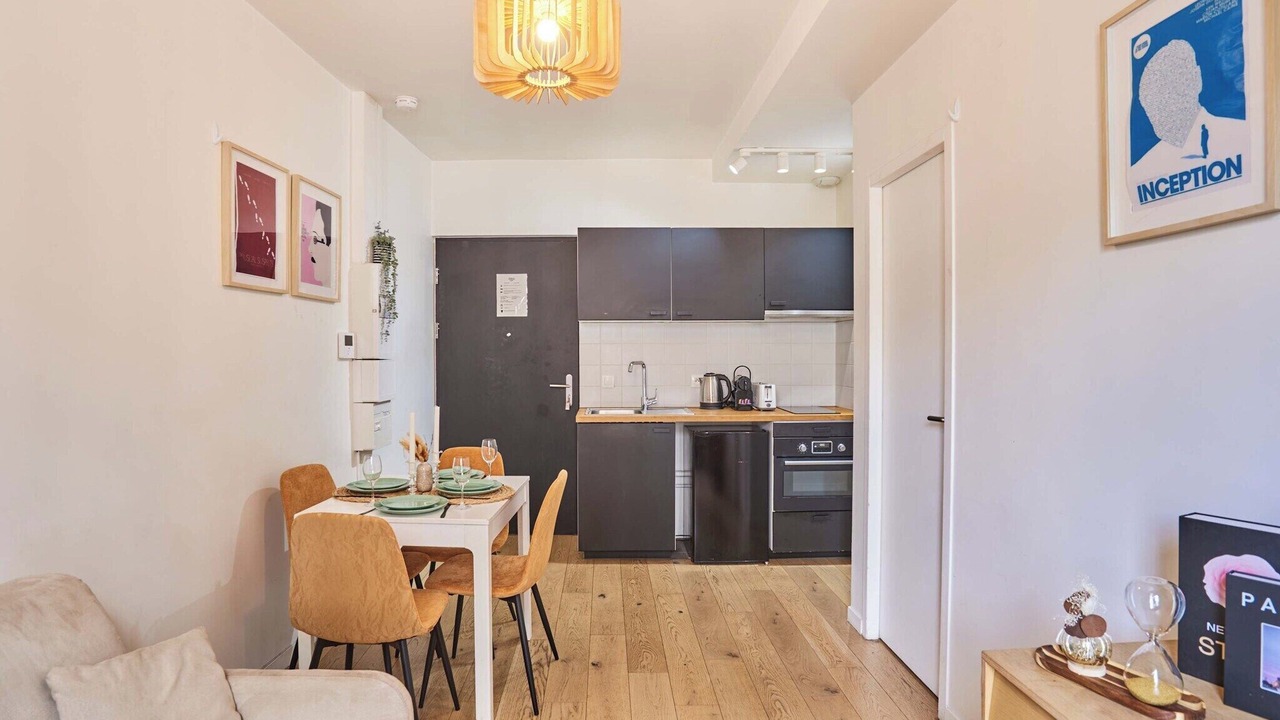 Photo of Others in Silly-Gallieni