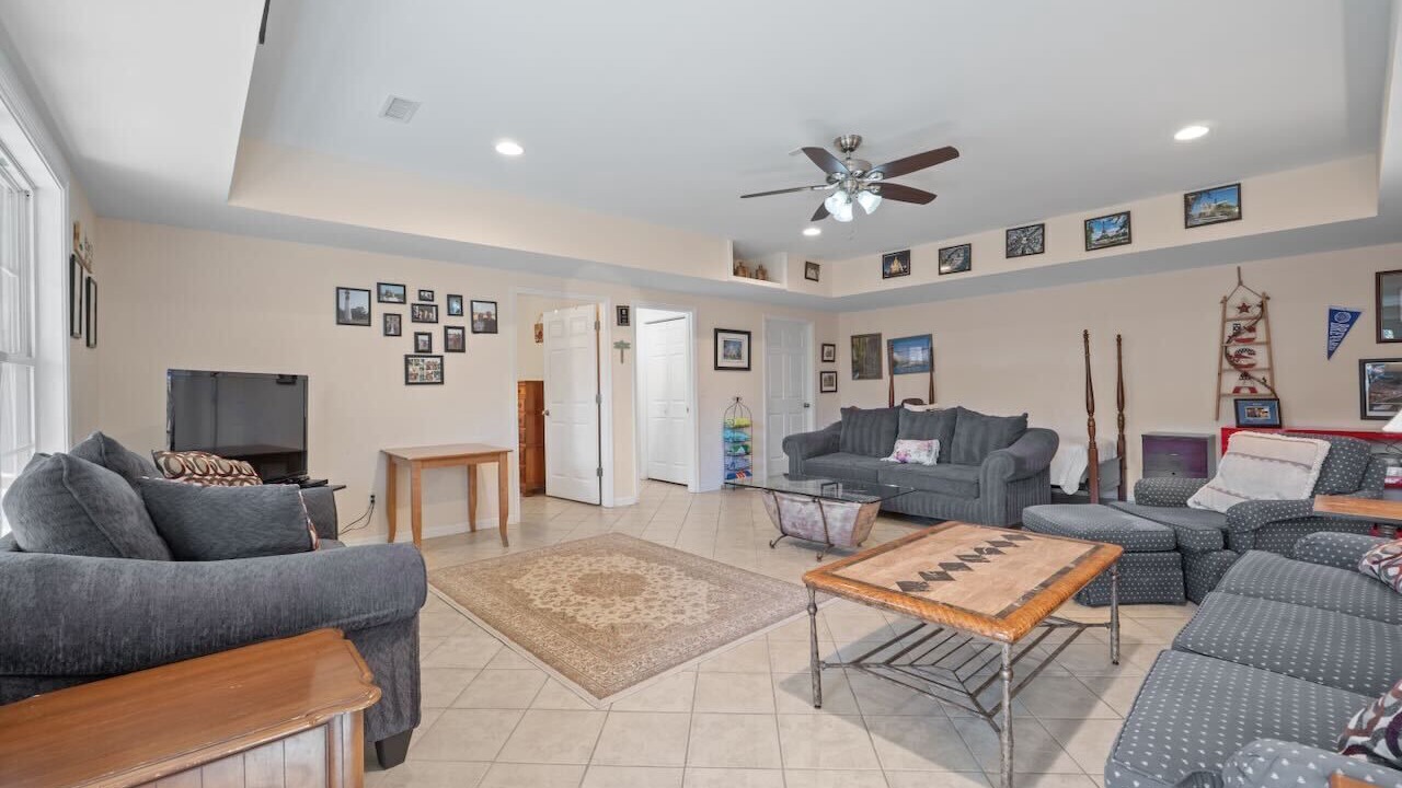 Photo of Livingroom in Bowling Green