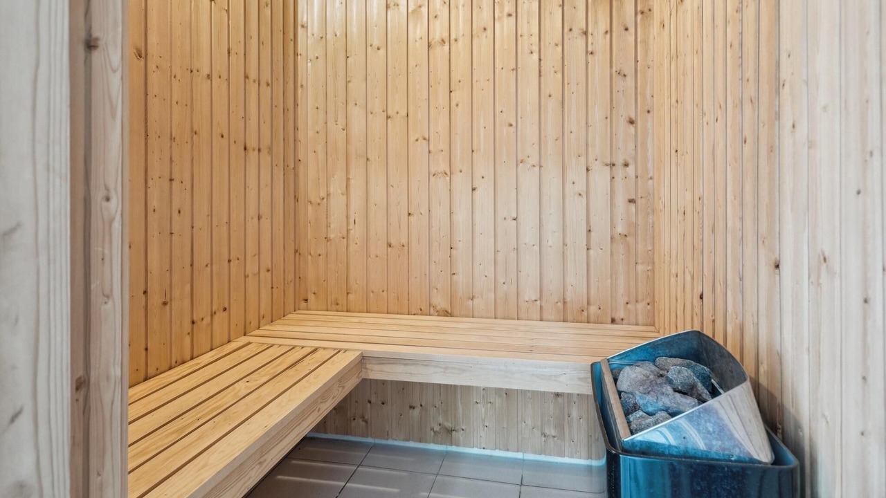 Photo of Others in Henne