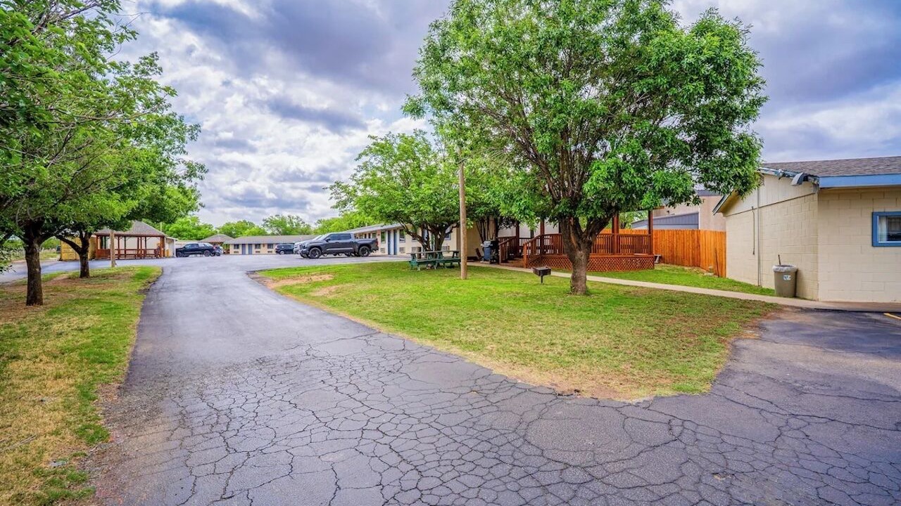 Photo of Outdoor in Ira