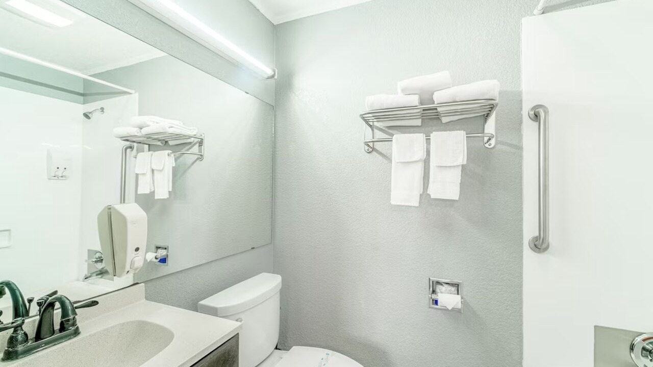 Photo of Bathroom in Ira