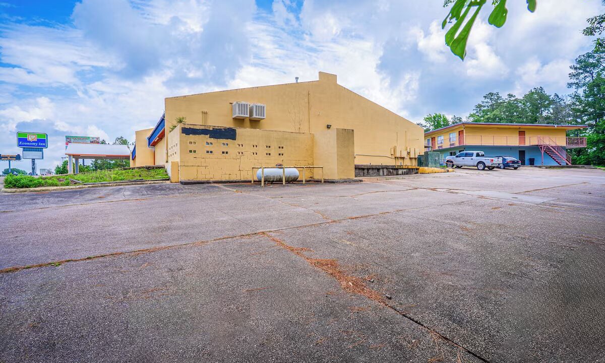 Photo of Outdoor in Livingston