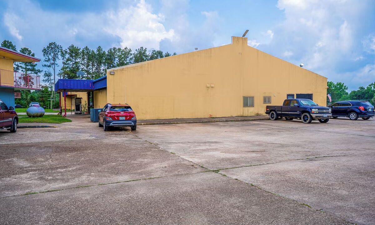 Photo of Outdoor in Livingston