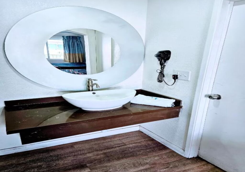 Photo of Bathroom in Ridgecrest