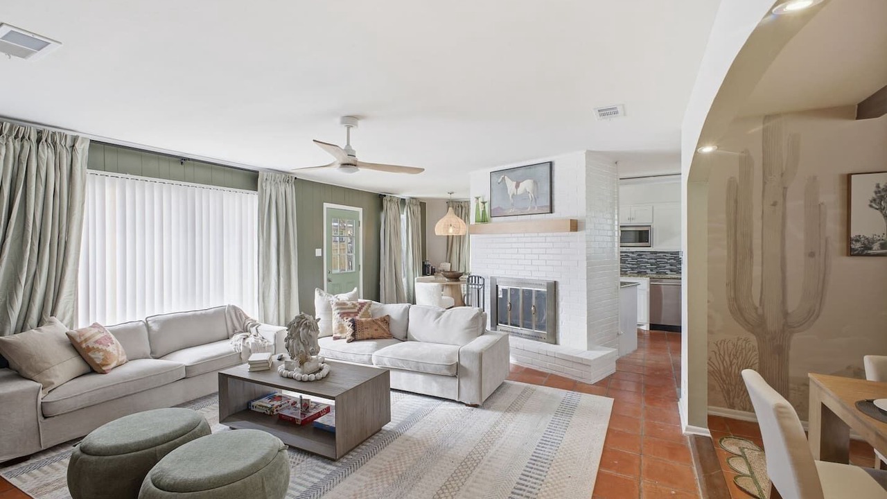 Photo of Livingroom in Shearer Hills - Ridgeview