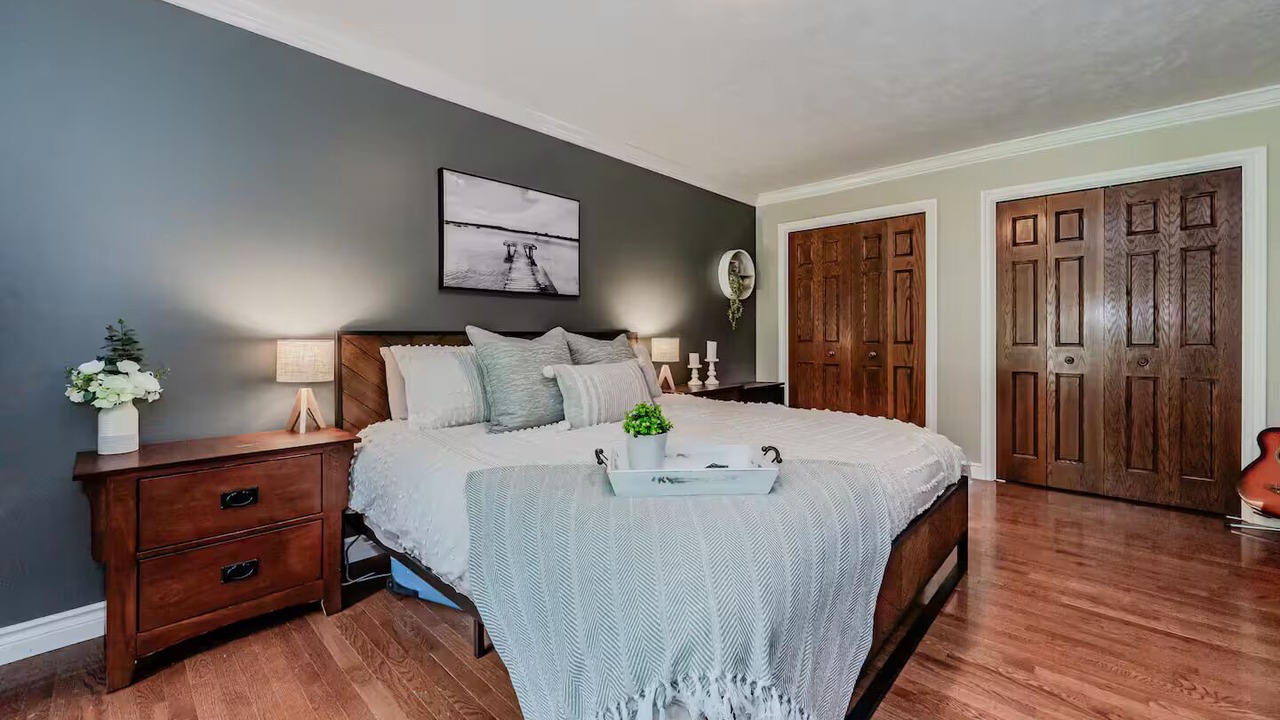 Photo of Bedroom in Georgian Bluffs