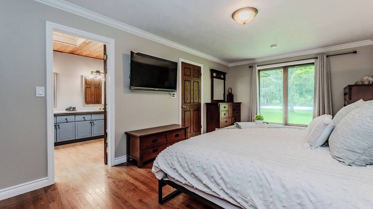 Photo of Bedroom in Georgian Bluffs