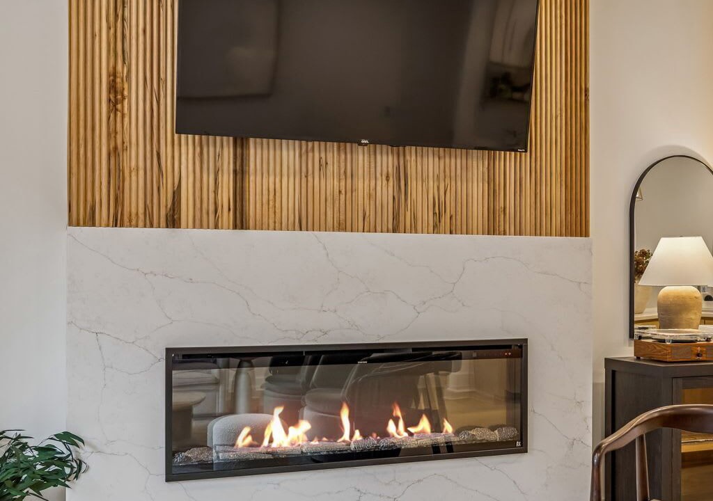 Photo of Livingroom in Hurwood Heights