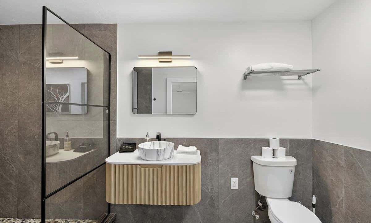 Photo of Bathroom in Bay Isle