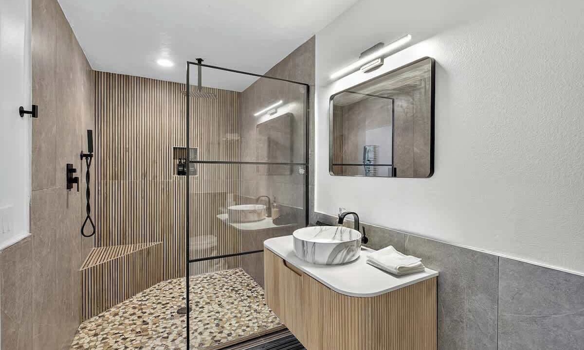Photo of Bathroom in Bay Isle