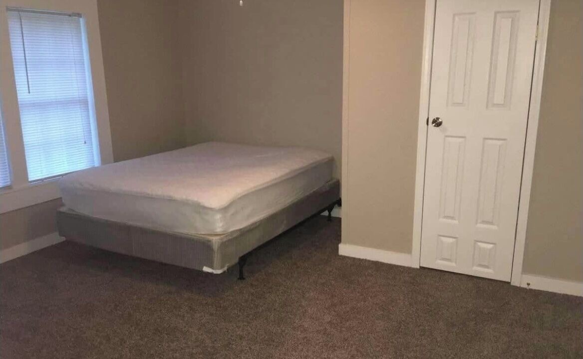 Photo of Bedroom in Sulphur