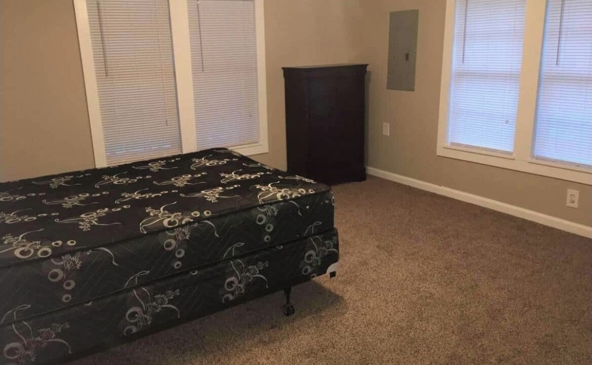 Photo of Bedroom in Sulphur