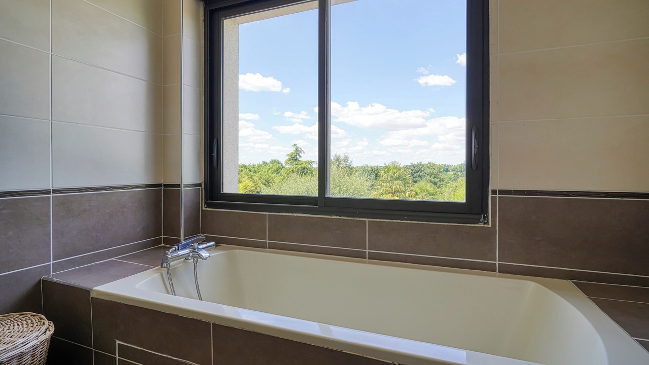 Photo of Bathroom in Gouvernes
