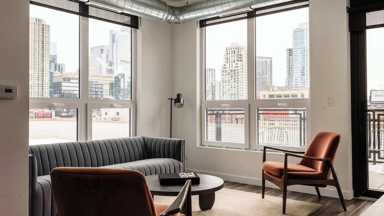 Photo of Livingroom in Near North Side