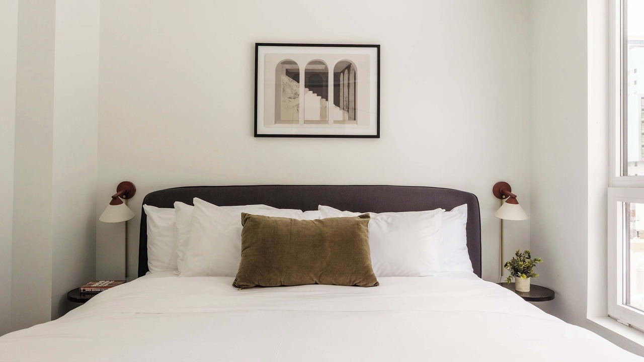 Photo of Bedroom in Near North Side