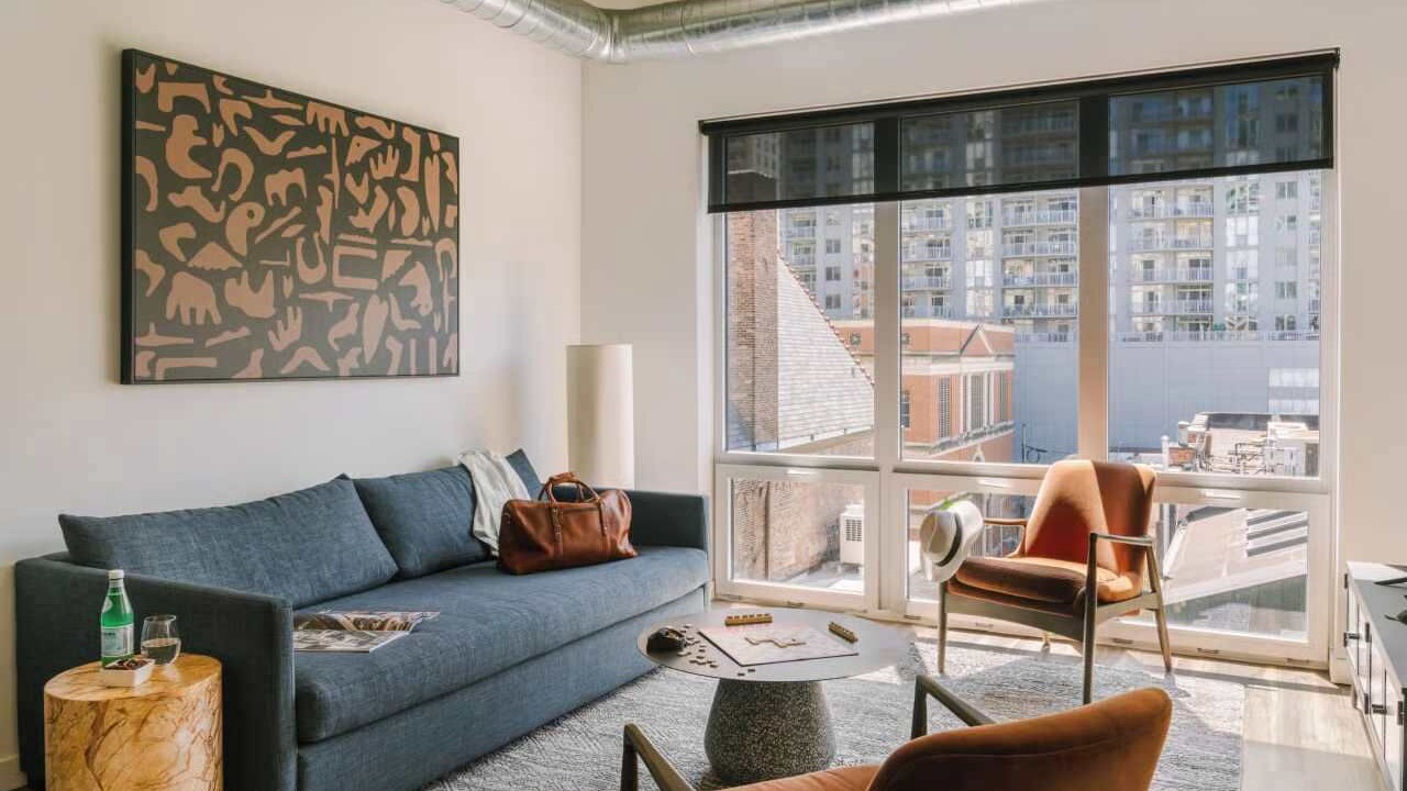 Photo of Livingroom in Near North Side