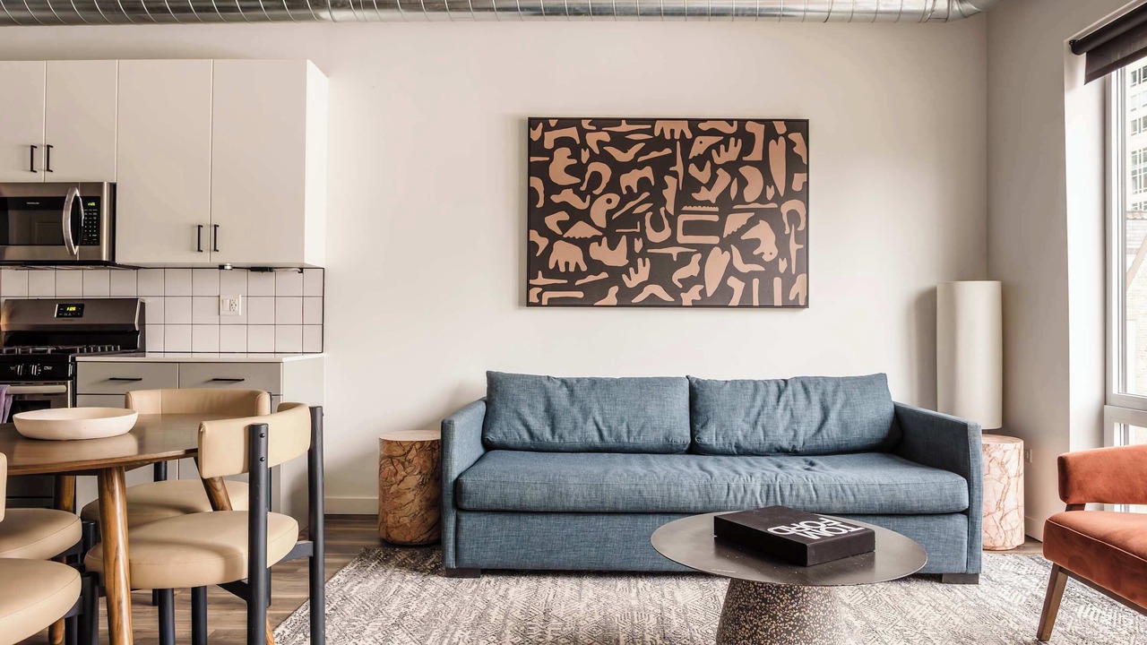 Photo of Livingroom in Near North Side
