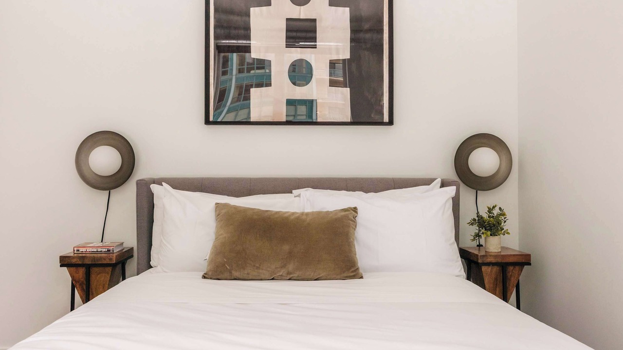 Photo of Bedroom in Near North Side