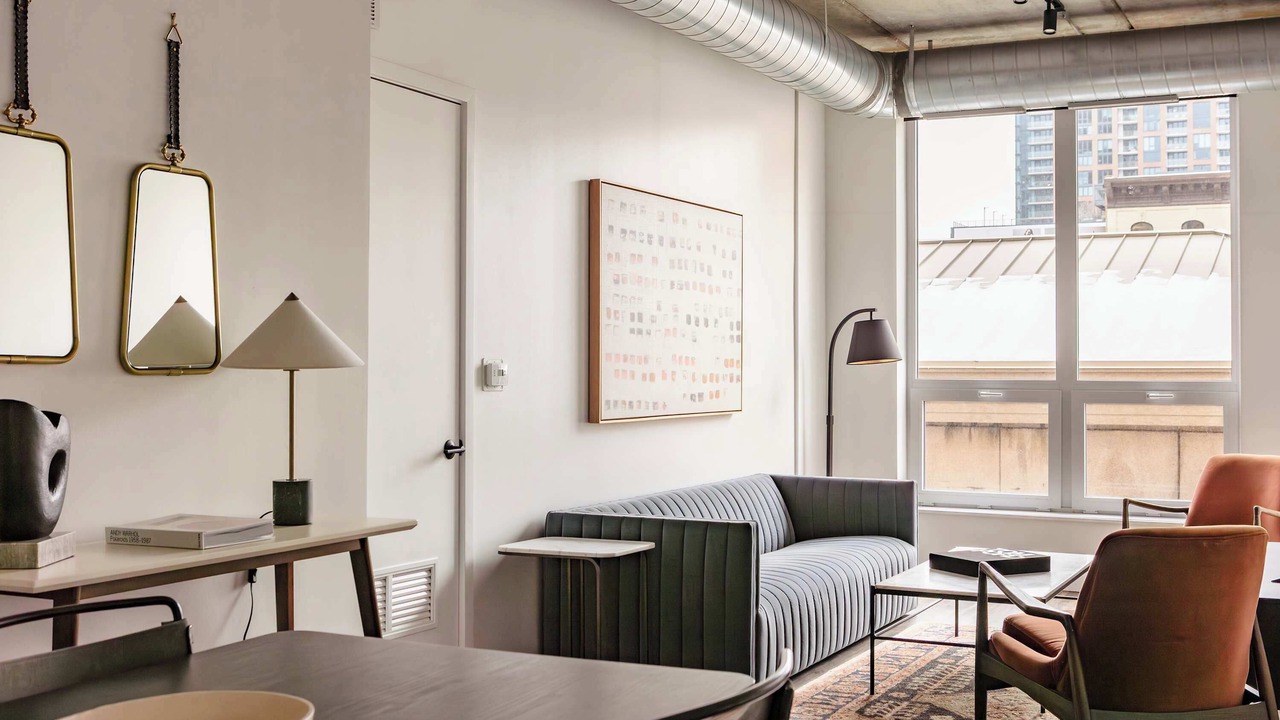 Photo of Livingroom in Near North Side