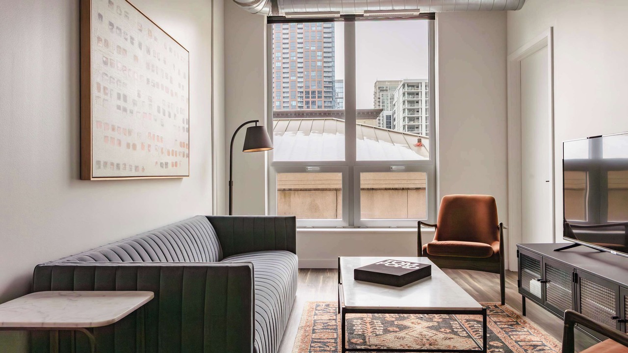 Photo of Livingroom in Near North Side