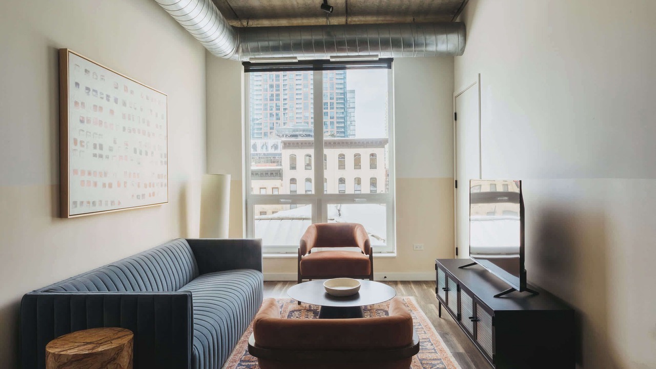 Photo of Livingroom in Near North Side