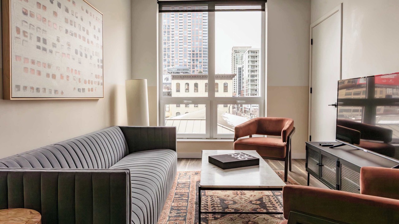 Photo of Livingroom in Near North Side