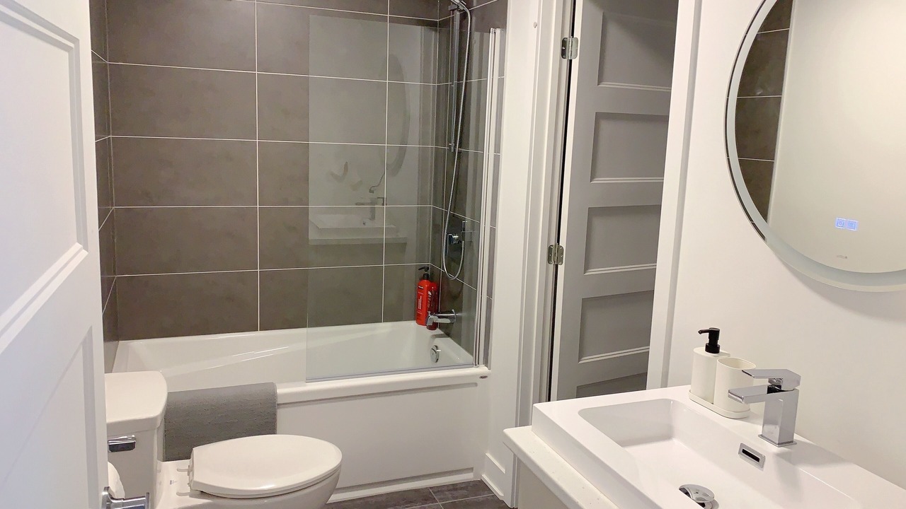 Photo of Bathroom in Saint-Hubert