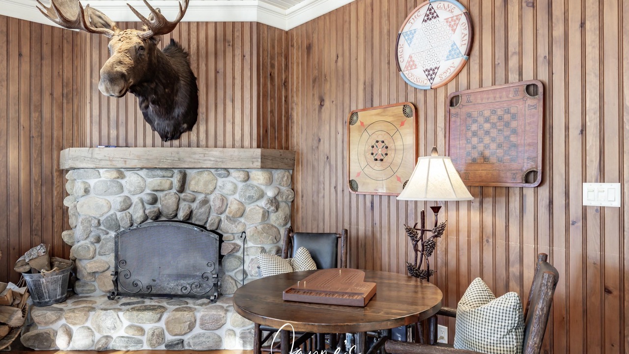 Photo of Livingroom in Port Carling