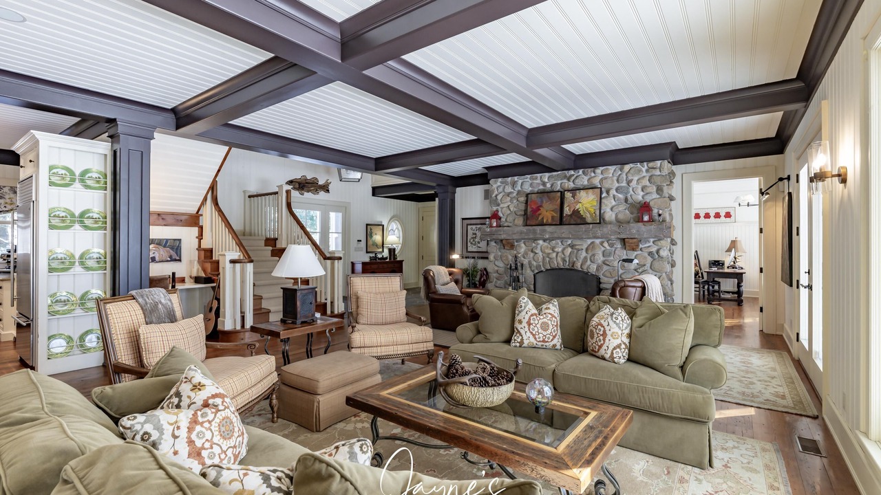 Photo of Livingroom in Port Carling