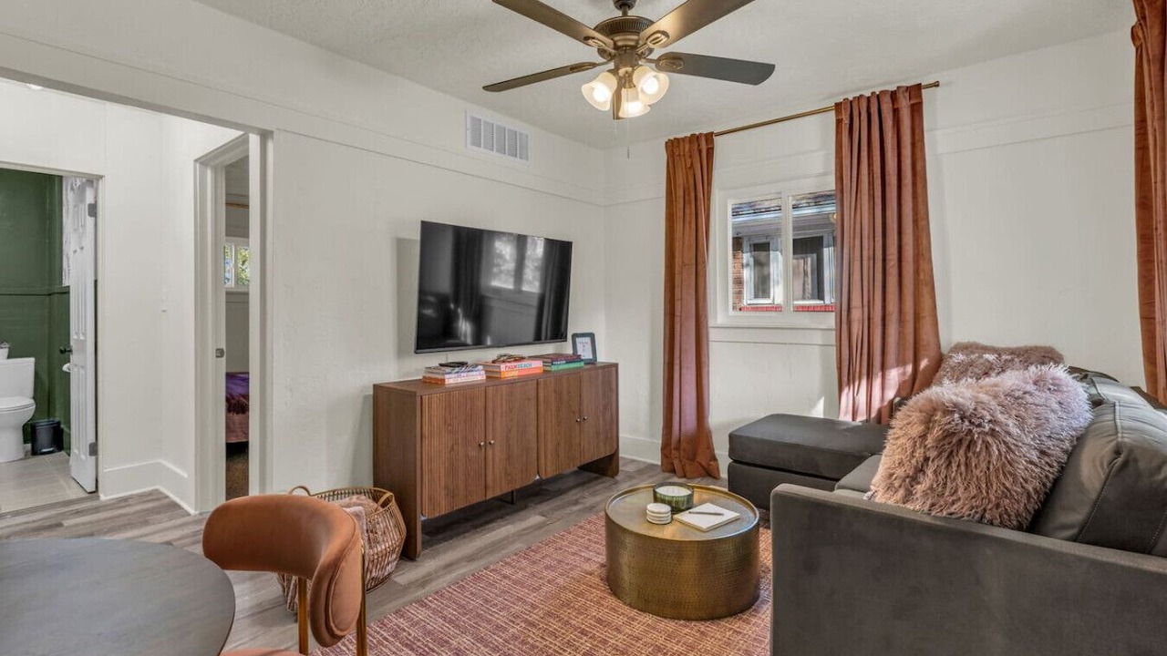 Photo of Livingroom in Ogden