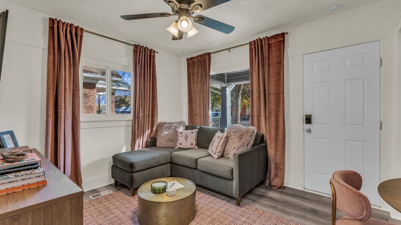Photo of Livingroom in Ogden