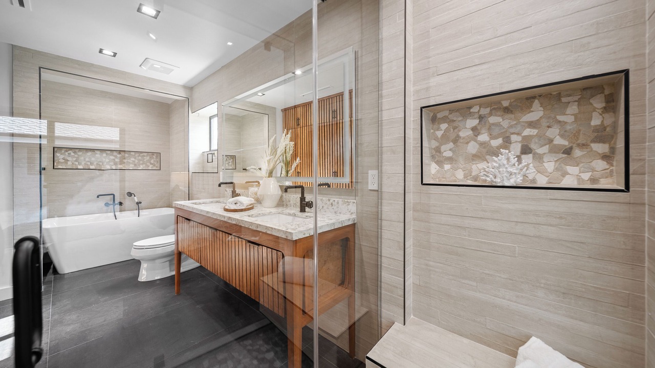 Photo of Bathroom in Sherman Oaks