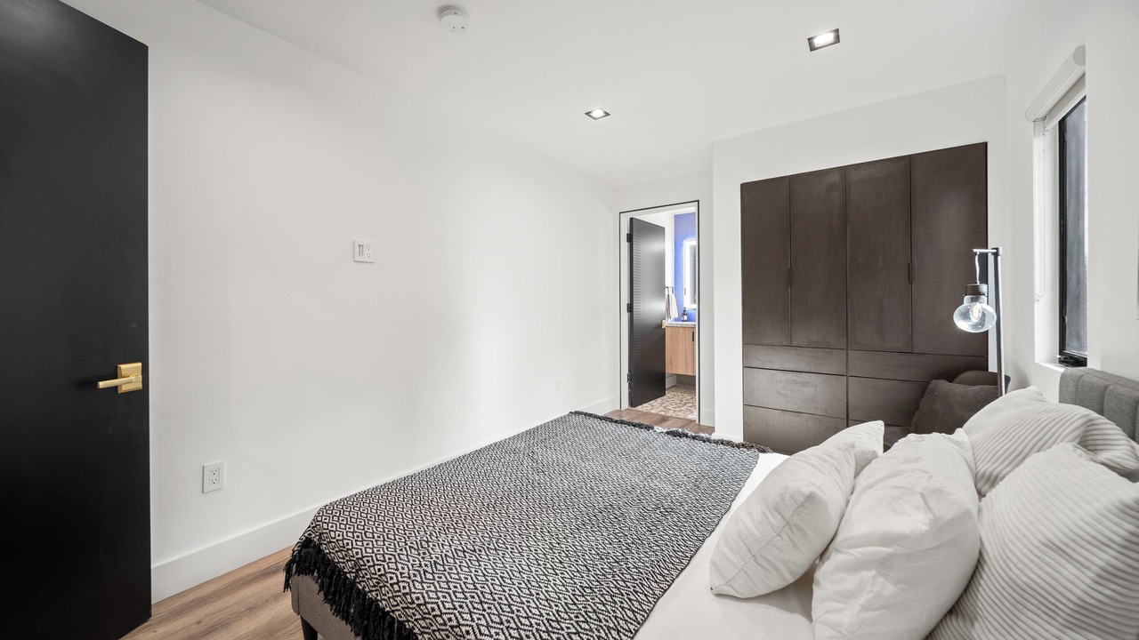 Photo of Bedroom in Sherman Oaks