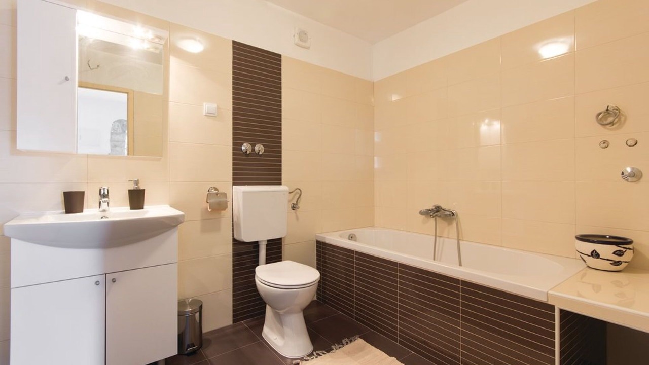 Photo of Bathroom in Gajana