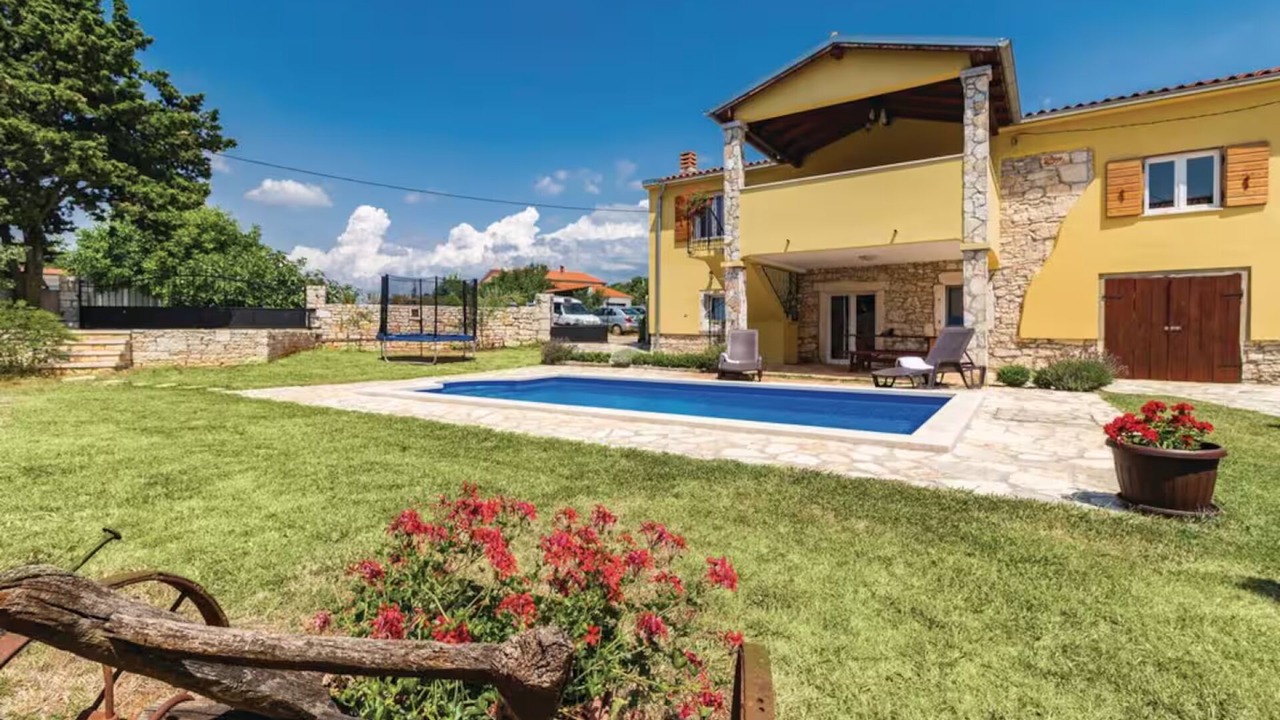 Photo of Outdoor in Gajana