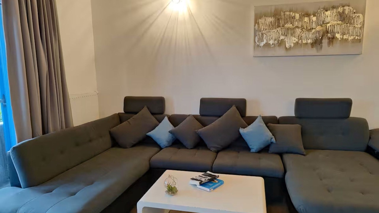 Photo of Livingroom in Gajana