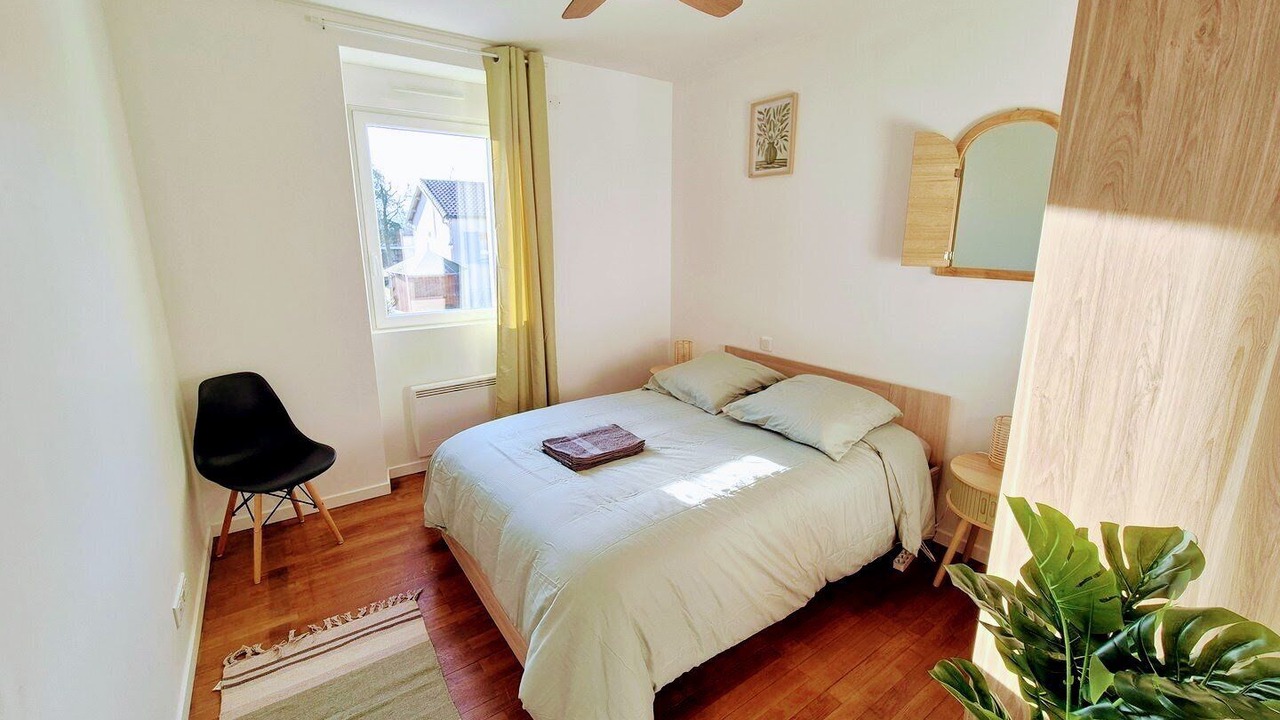 Photo of Bedroom in Saint-Amand-sur-Sevre