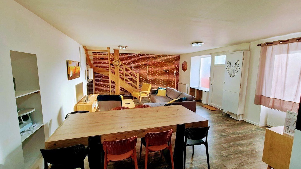 Photo of Livingroom in Saint-Amand-sur-Sevre