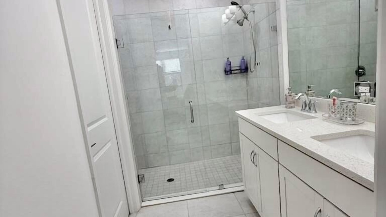Photo of Bathroom in Naples